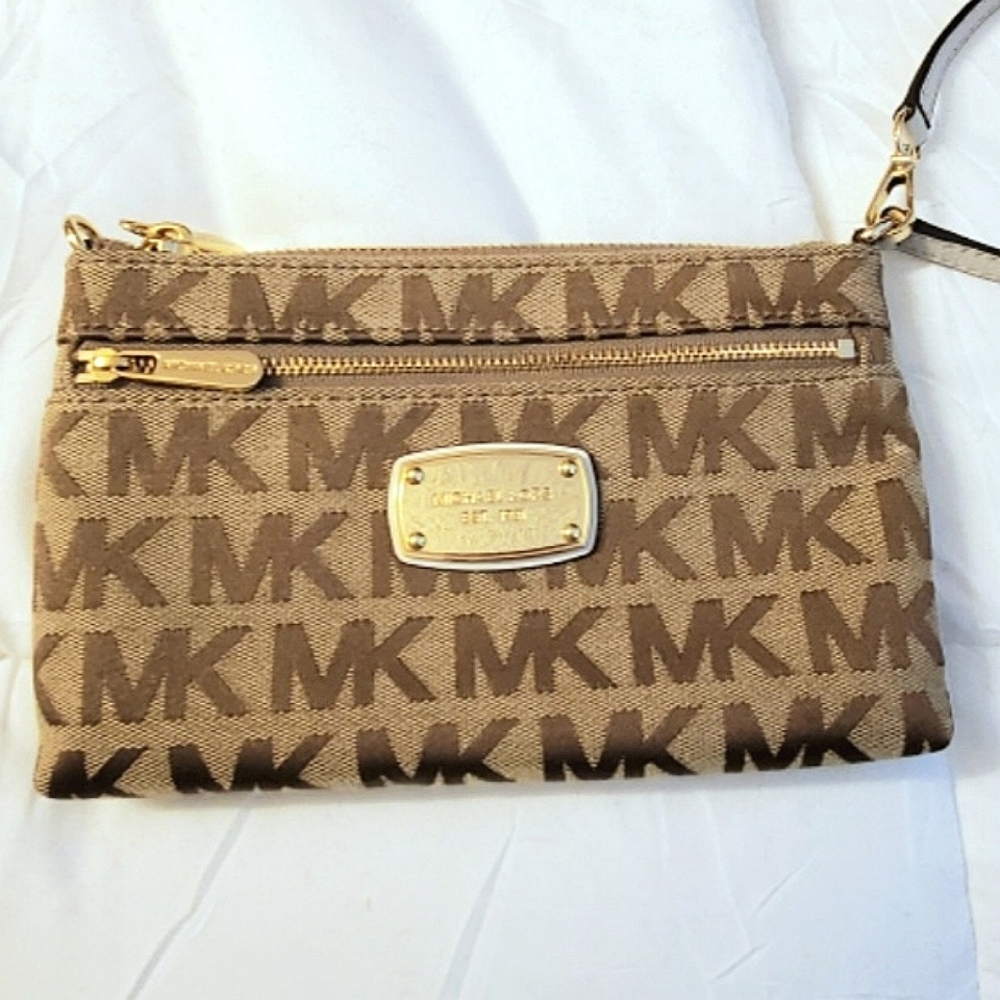 MICHAEL KORS Logo Wristlet/Clutch
